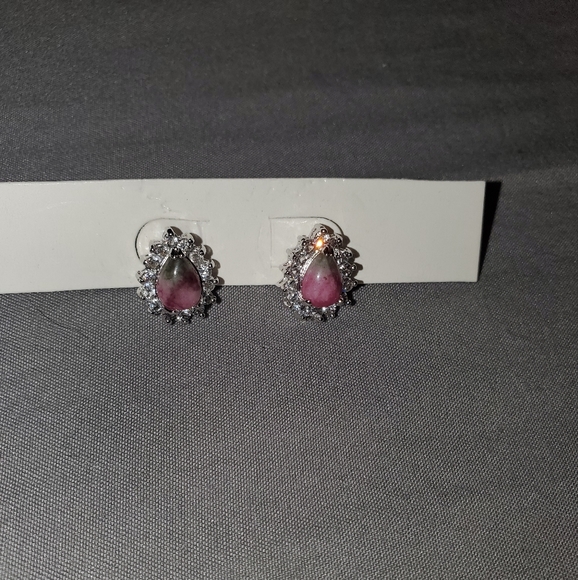 Earrings - Picture 4 of 7